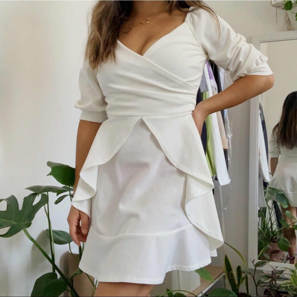 WHITE SWEETHEART NECKLINE MINI DRESS TULIP SKIRT